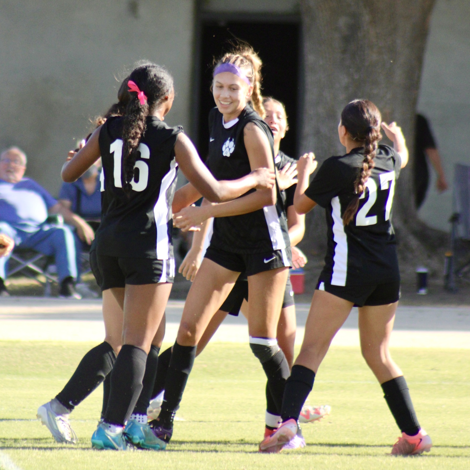Women's Soccer Qualifies for NorCal Playoffs -  Faces Chabot on the road Wed. 11/19